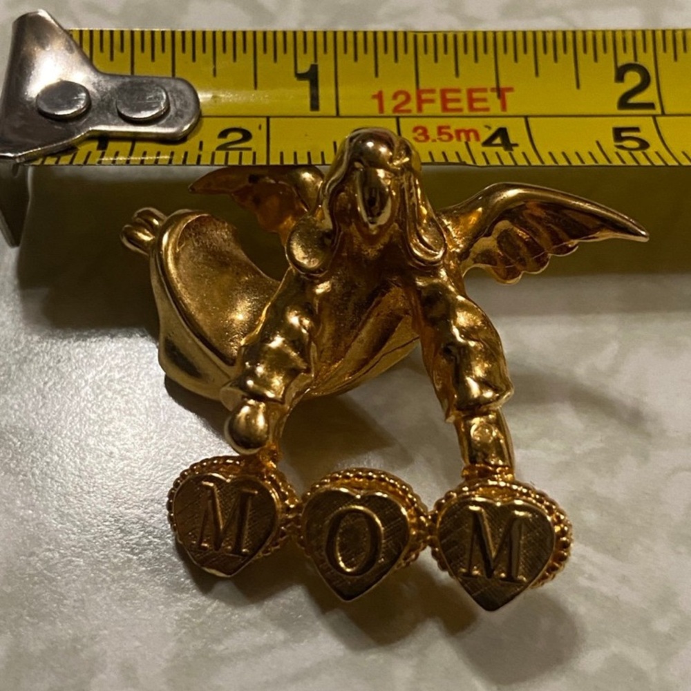 Vintage Gold Tone MOM Angel Lapel Pin #7974 - Picture 3 of 7